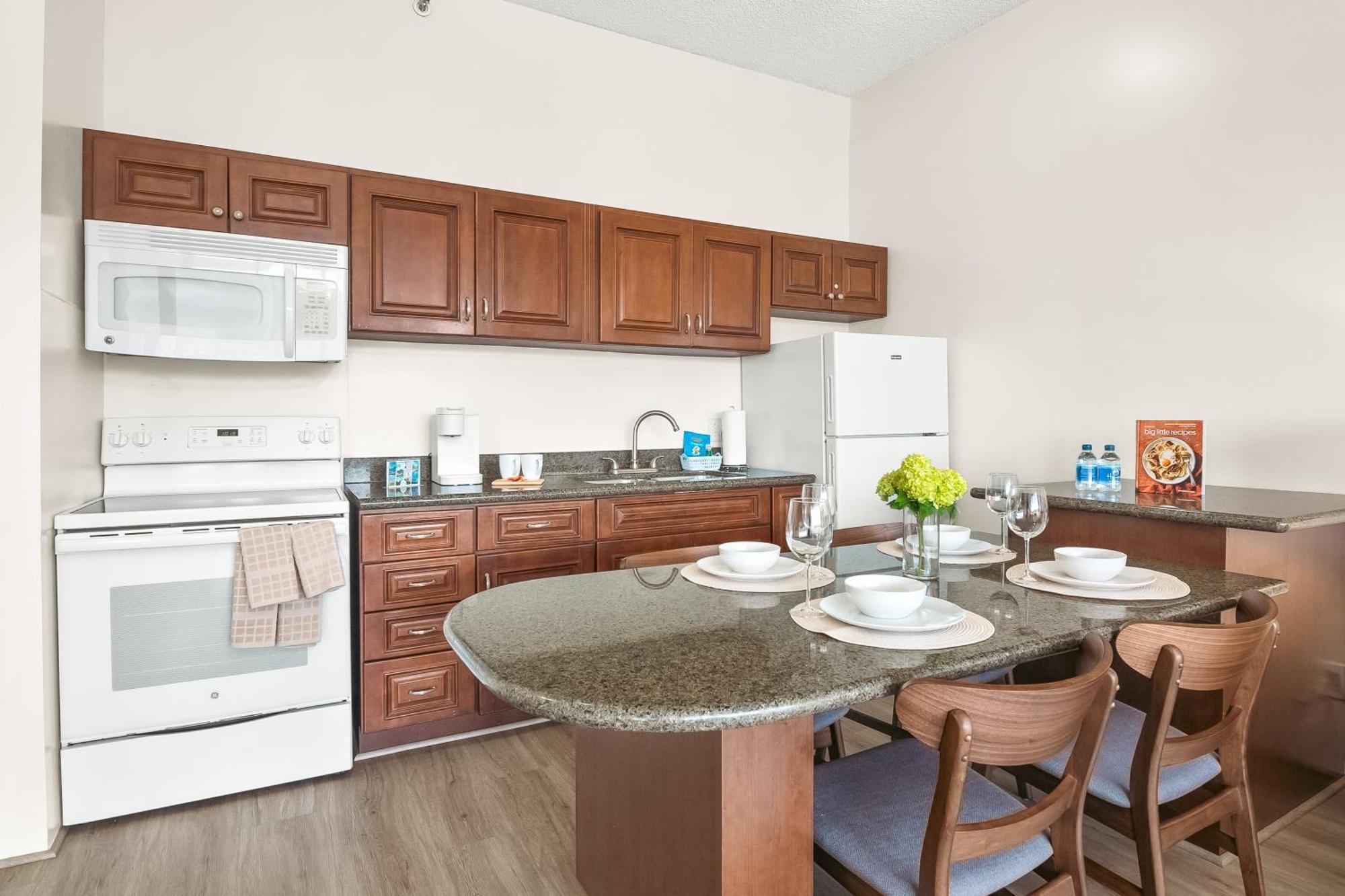 Escape To Mountain View Condo,near With Parking Apartamento